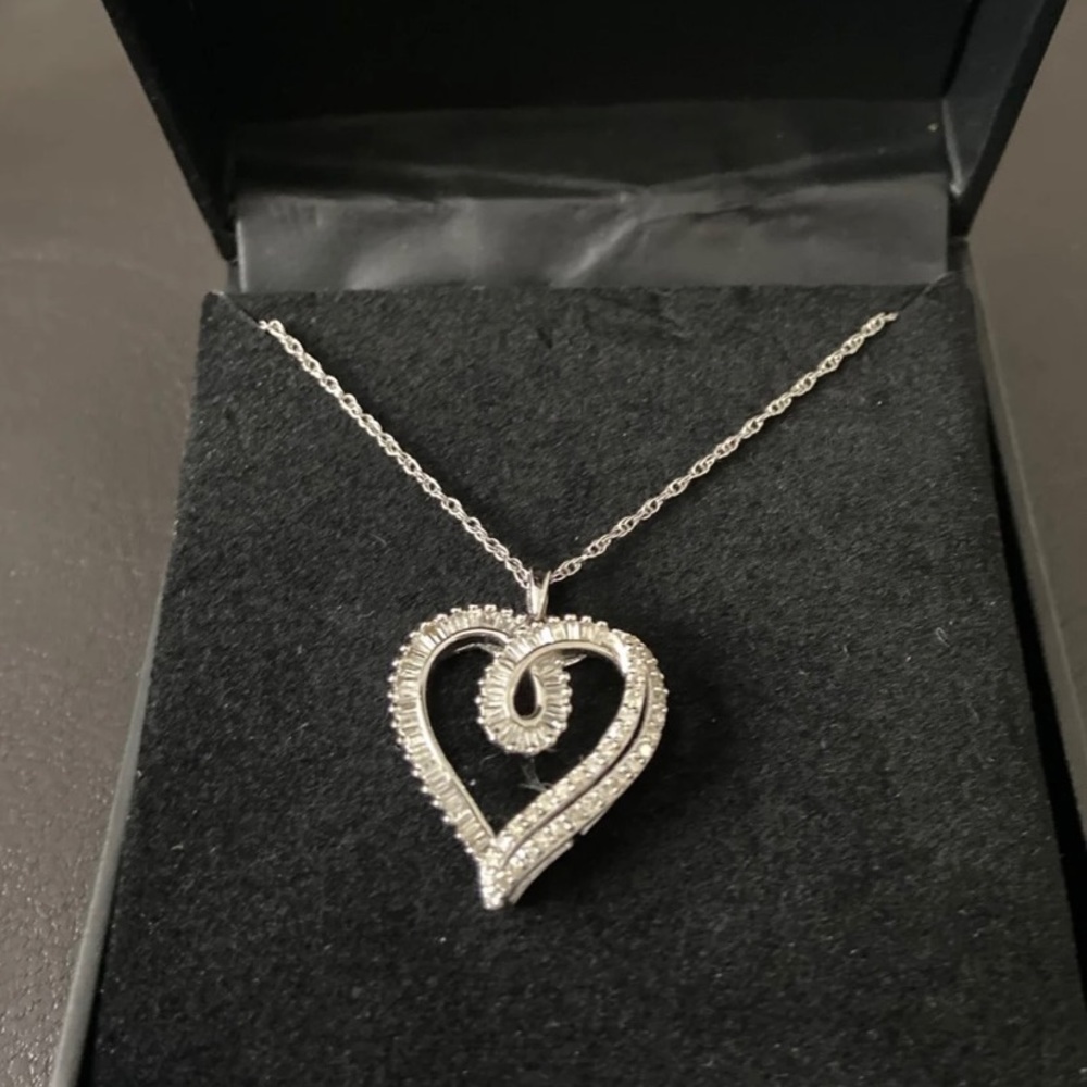 1/2 CTTW Heart shaped diamond necklace
